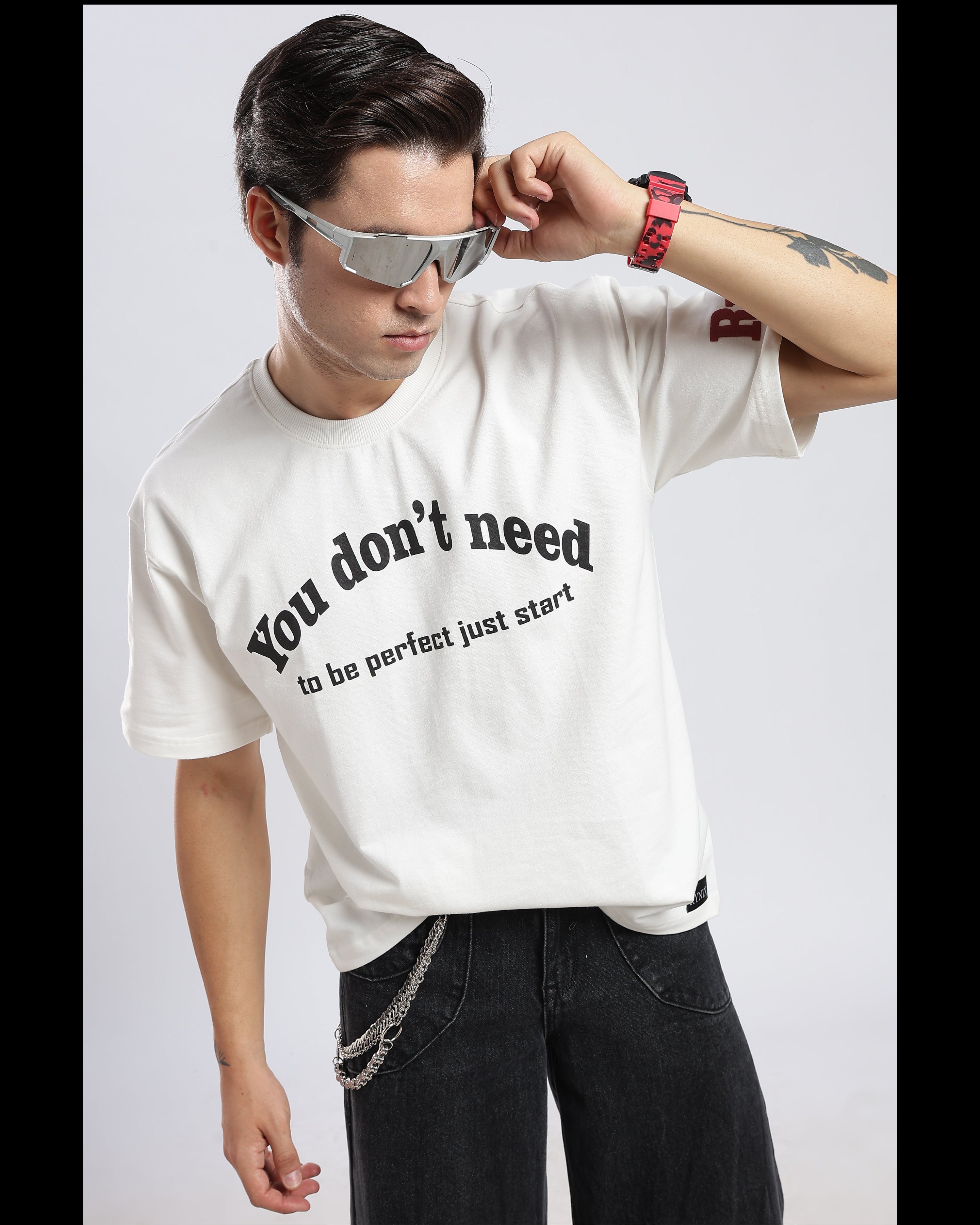 INITIUM — Oversized Tshirt