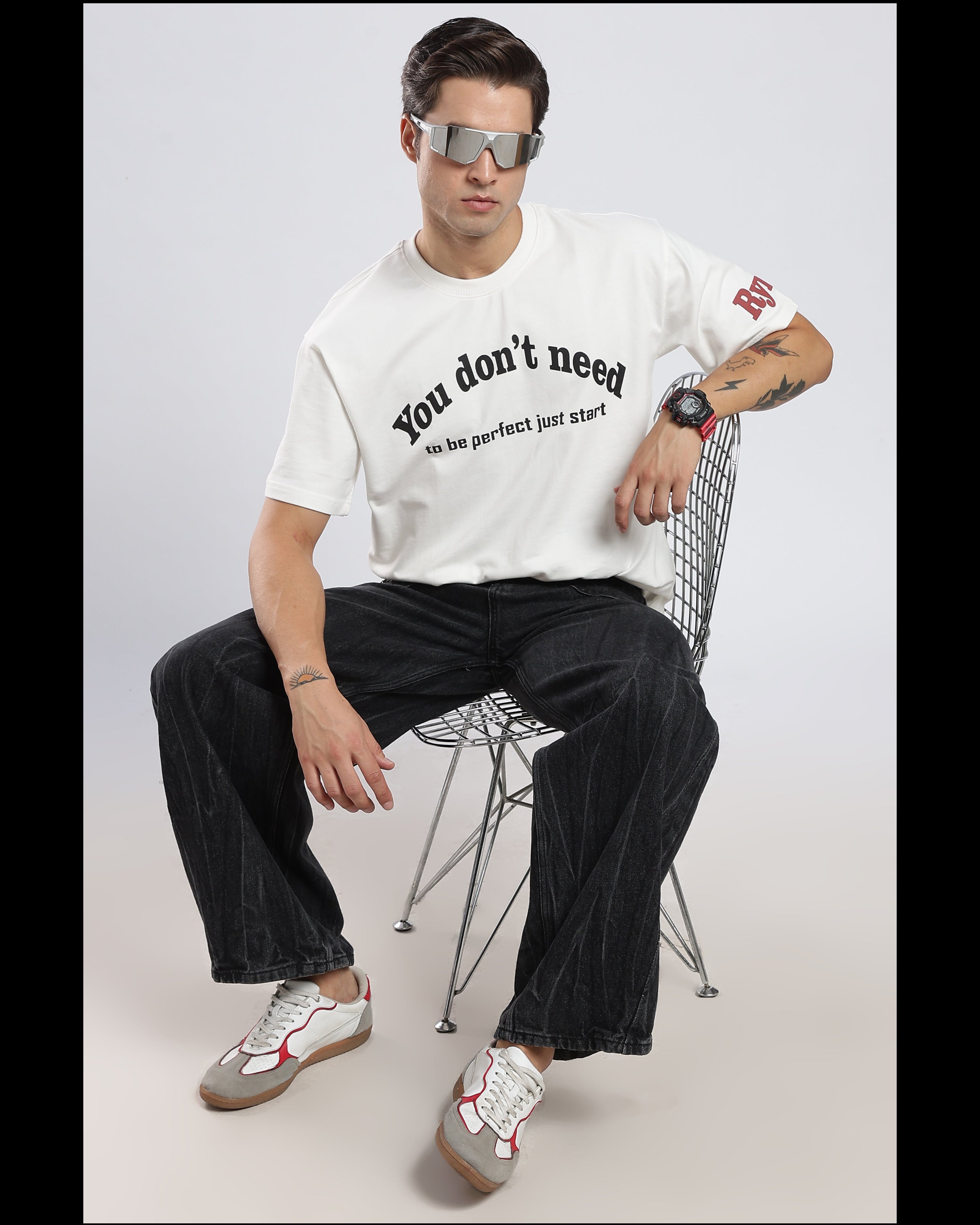 INITIUM — Oversized Tshirt